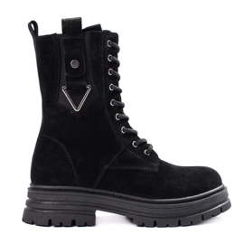 Botas altas de mujer fabricadas en piel natural. negro 2