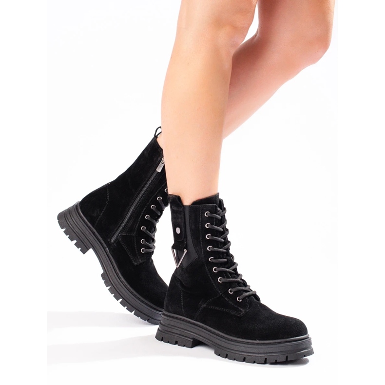 Botas altas de mujer fabricadas en piel natural. negro 1