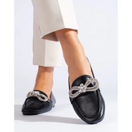 Mocasines de mujer elegantes con decoración. negro 3