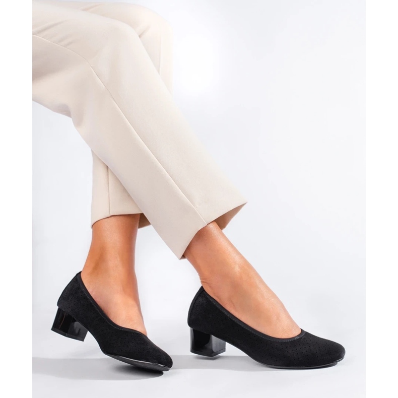 W. Potocki Zapatos de salón de mujer calados negros Potocki 2