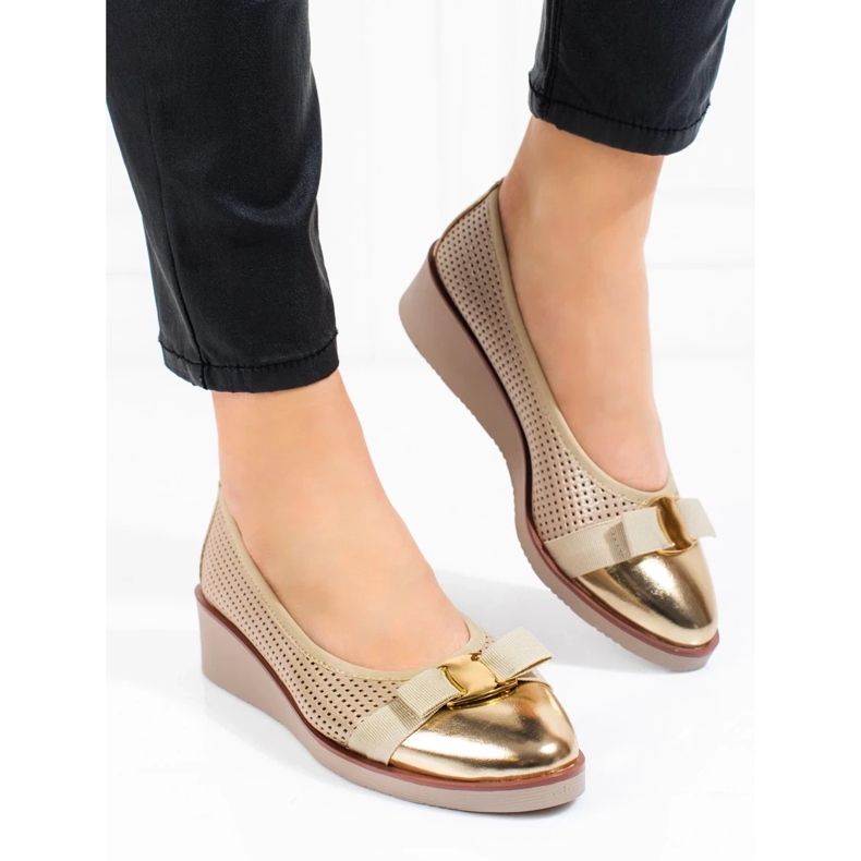 W. Potocki Zapatos de salón de mujer Potocki calados dorados beige 2