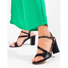 Elegantes sandalias negras Shelovet de mujer en el puesto. negro 3