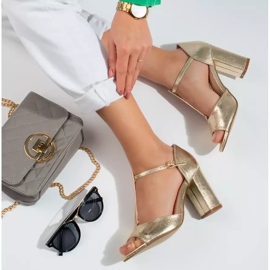 Sandalias de mujer Shelovet clásicas doradas con tacón alto dorado 1