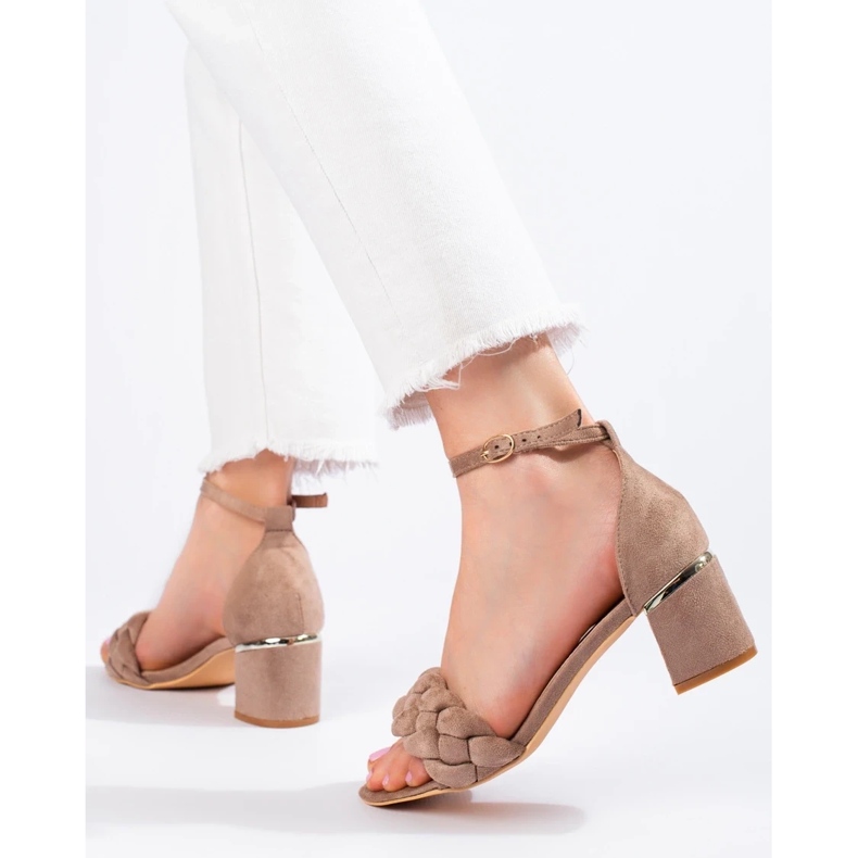 Sandalias de mujer beige de Shelovet 2