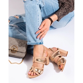 Vinceza Sandalias de tacón para mujer en beige y dorado de Vineza 3