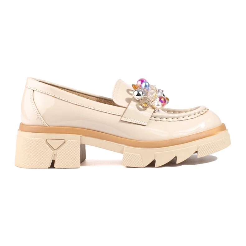 Zapatos de mujer lacados en beige con suela gruesa de Shelovet 1