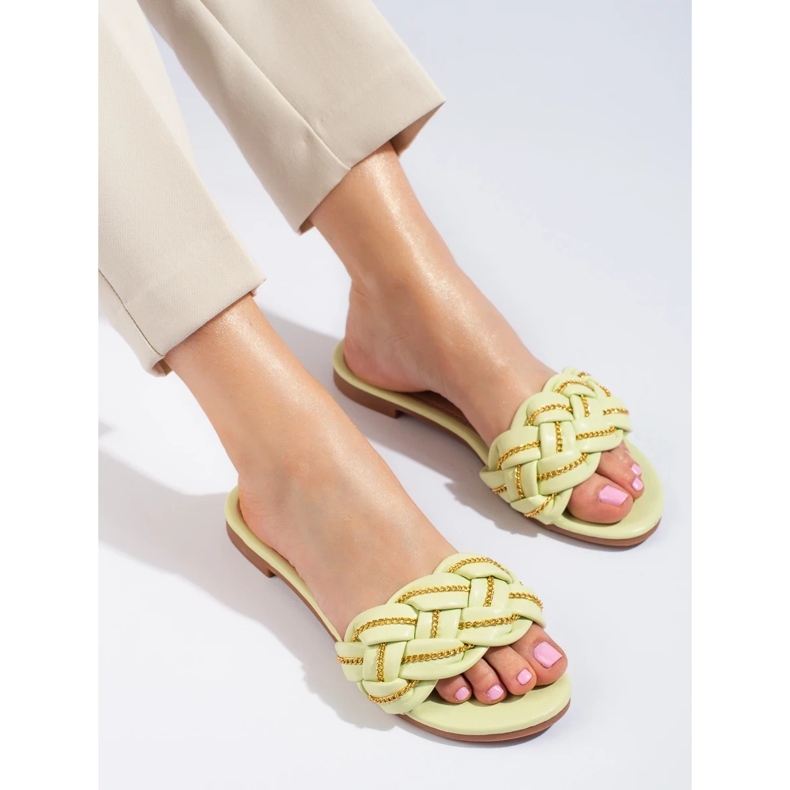 Elegantes zapatillas de casa color lima para mujer con cadena de Shelovet verde 2