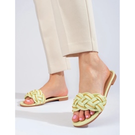 Elegantes zapatillas de casa color lima para mujer con cadena de Shelovet verde 3
