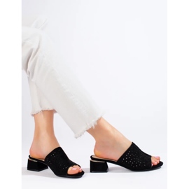 Babuchas de mujer negras caladas con tacón bajo negro 4