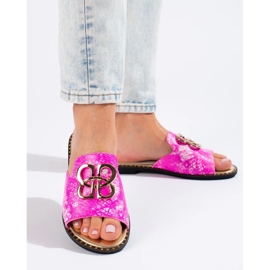 Chanclas de mujer rosas con decoración dorada de Shelovet 2