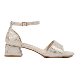 Sandalias bajas en el oro beige 4