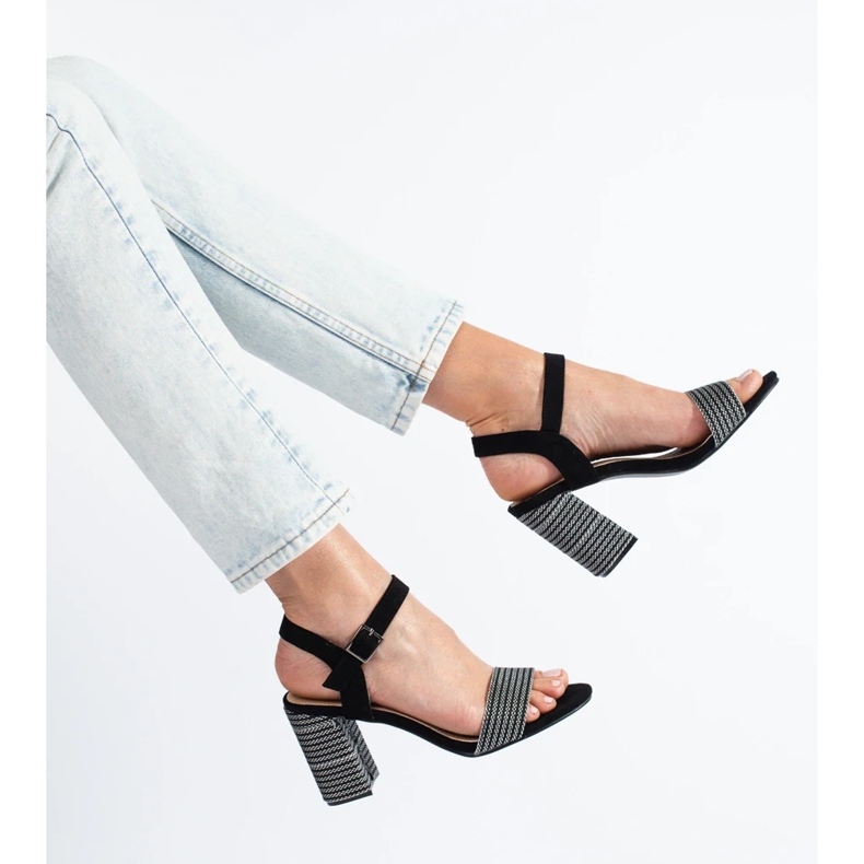 Sandalias negras de mujer con tacón decorativo de Shelovet negro 1