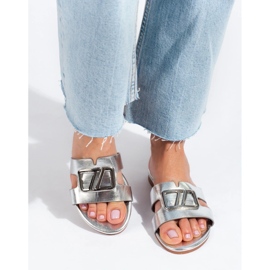 Sandalias planas plateadas con adorno Shelovet plata 2