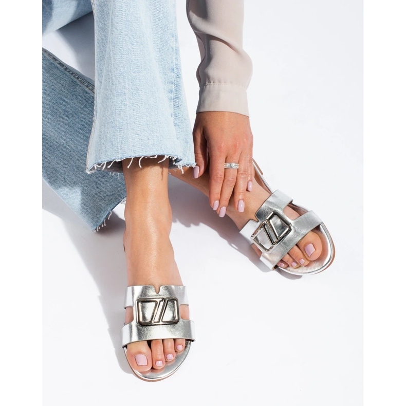 Sandalias planas plateadas con adorno Shelovet plata 1