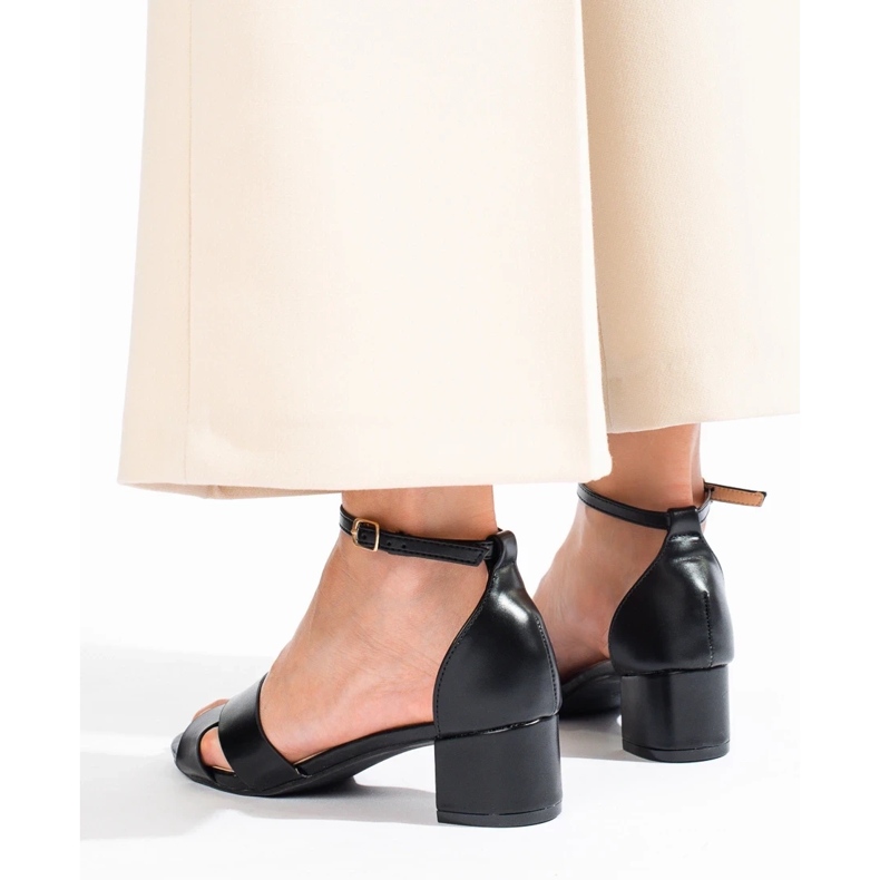 Sandalias negras de tacón bajo de Shelovet negro 2