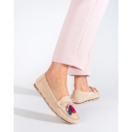 Mocasines boho en ante beige con borlas de Shelovet 1