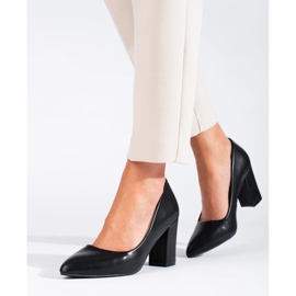 Bombas elegantes en el puesto Shelovet negro. 4