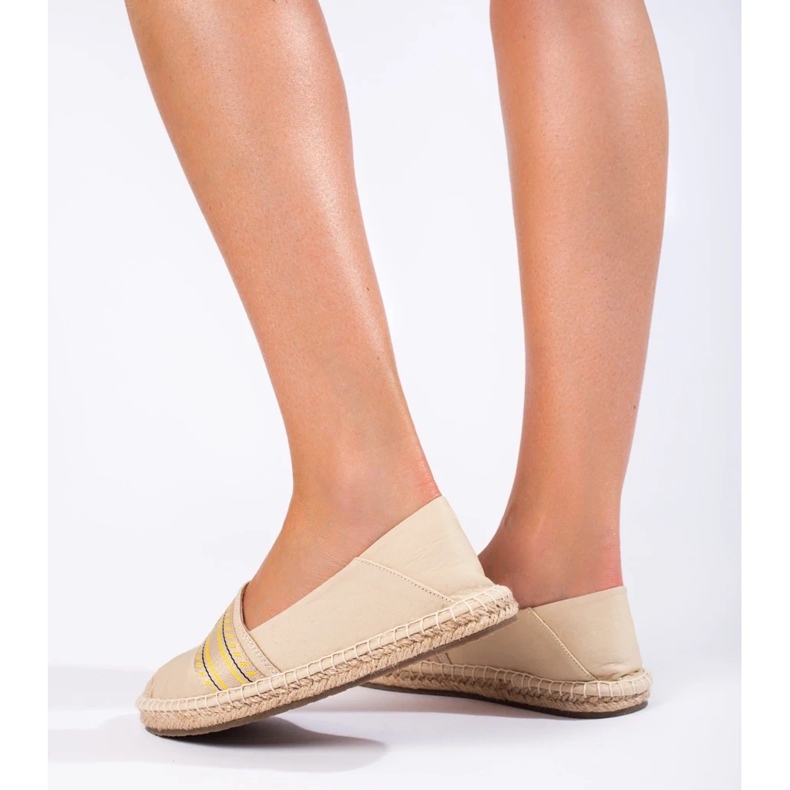 Alpargatas de mujer Big Star beige LL274895 1