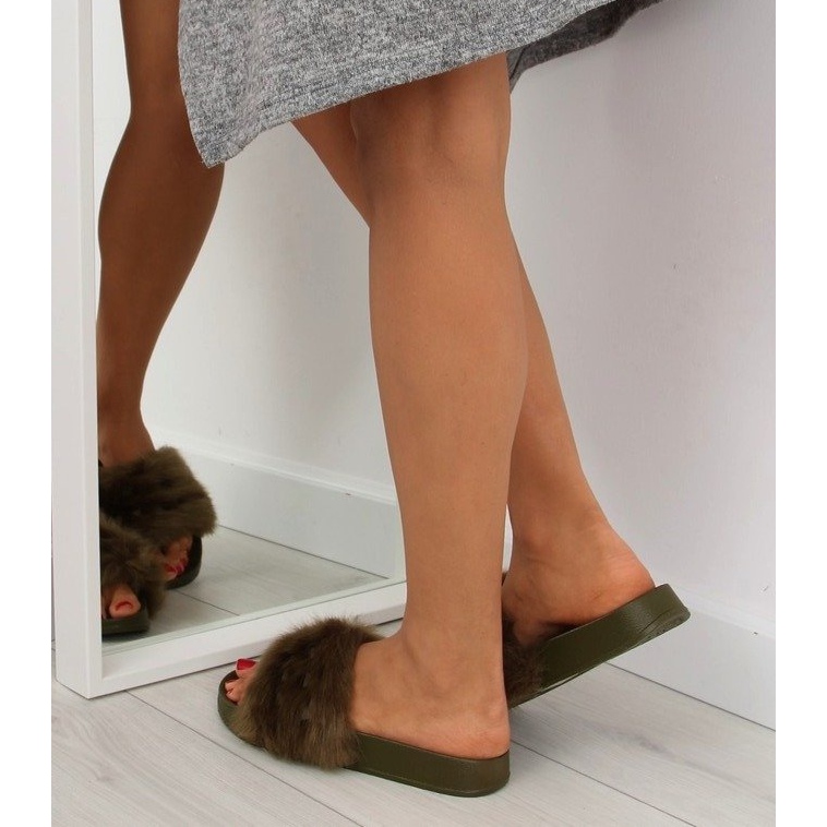 Green S37 babuchas verdes con pelo 2