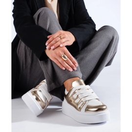 Zapatillas de plataforma alta doradas y blancas de Shelovet blanco 3