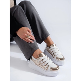 Zapatillas de plataforma alta doradas y blancas de Shelovet blanco 1