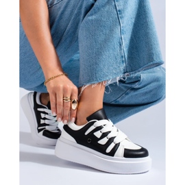 Zapatillas de mujer en blanco y negro de Shelovet con suela gruesa. 1