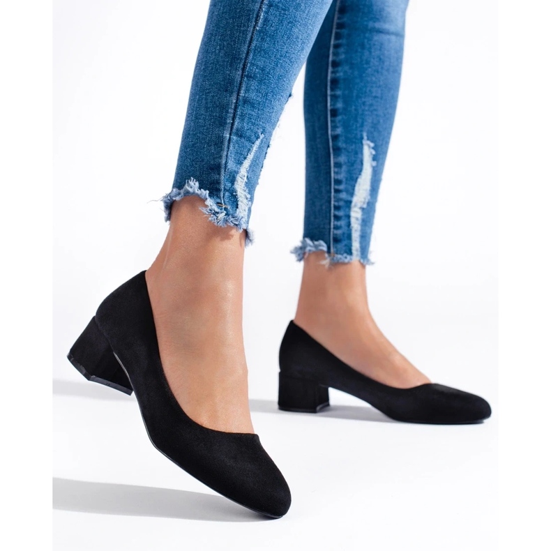 Salón de tacón bajo para mujer en ante negro 2