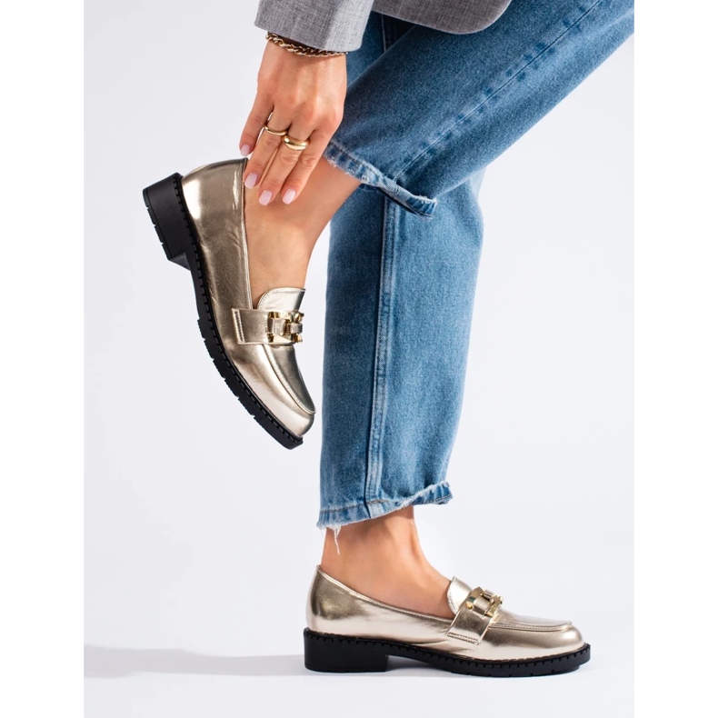 Zapatos dorados de mujer 2