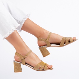 Sandalias mujer brillo dorado 2