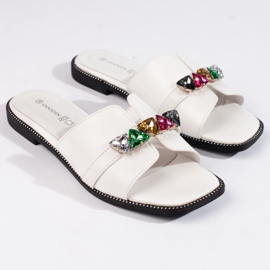Chanclas de mujer blancas con piedras. blanco 3