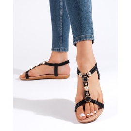 Sandalias planas de mujer negras con adornos. negro 2