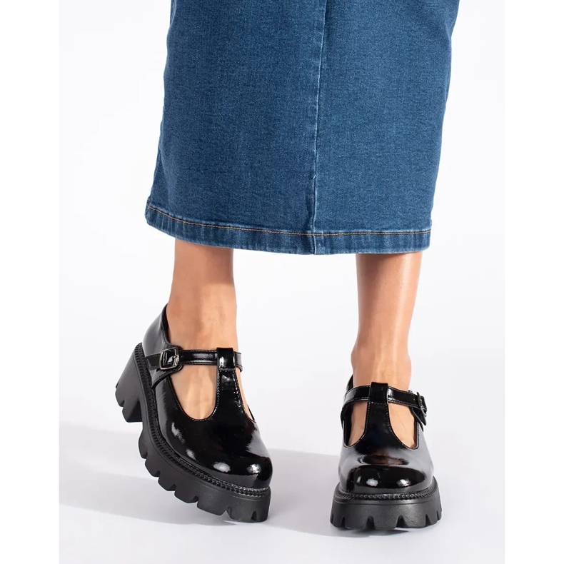 Zapatos de mujer charol negro con plataforma. 1