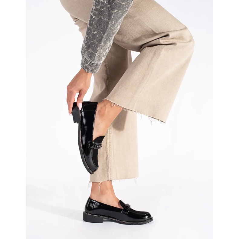 Mocasines de mujer elegantes negros. 1