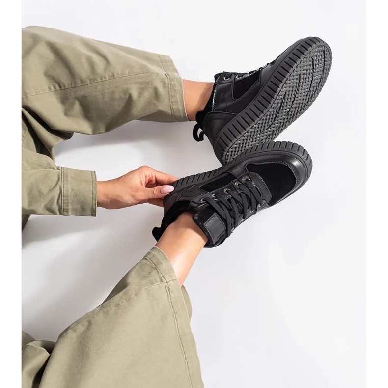 Zapatillas altas de mujer negras. negro 1