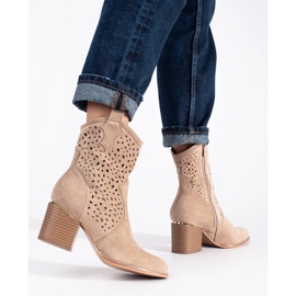 Seastar Botas cowboy caladas beige con tacón alto 1