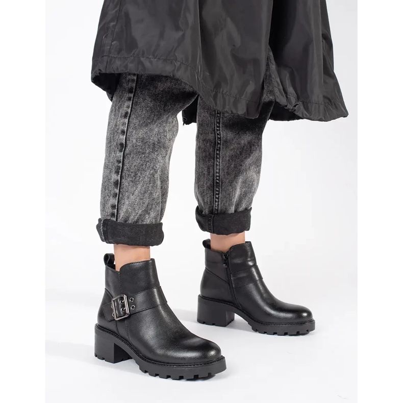 Botines de mujer de piel negra con tacón y hebilla decorativa Sergio Leone negro 2 Botines de mujer de piel negra con tacón y hebilla decorativa Sergio Leone negro 2