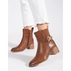Botines de mujer marrones con hebilla. marrón 1