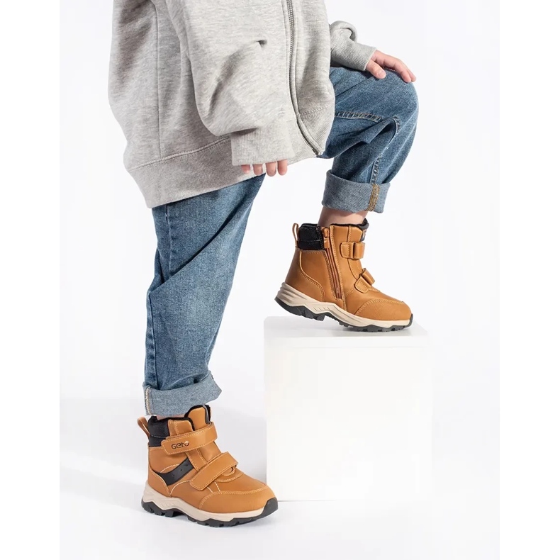 Botines de niño aislantes con velcro. marrón 1