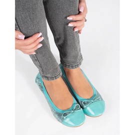 Bailarinas azules con estampado de serpiente y lazo. 1