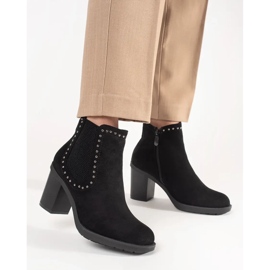 Botas de ante negras en la publicación decorada con diamantes de imitación negro 1