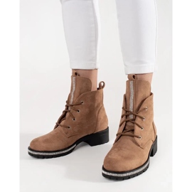 Botas de encaje beige con circones 1 Botas de encaje beige con circones 1