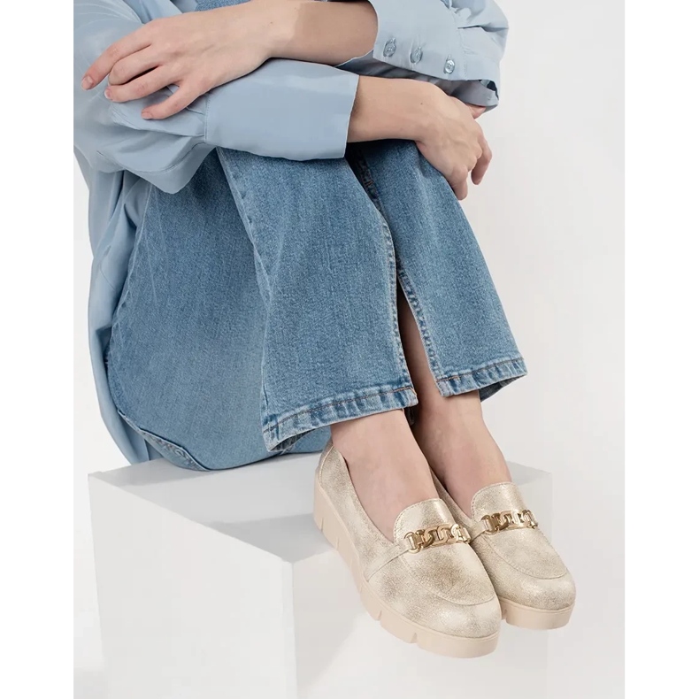 Goodin Mocasines de cuña dorada con una cadena dorado 2