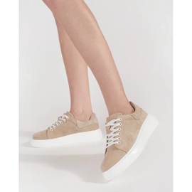 Goodin Zapatillas de cuero beige en una suela gruesa 2