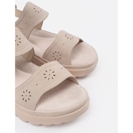 Goodin Light -Beige Light Sandals en una suela gruesa 5