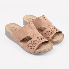 Zapatillas en una cuña baja en polvo rosa rosado 2