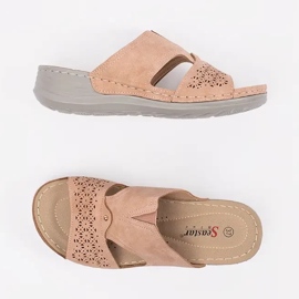 Zapatillas en una cuña baja en polvo rosa rosado 4