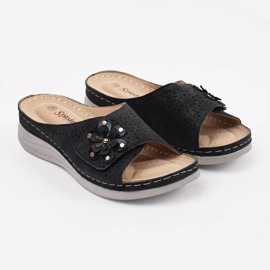 Zapatillas de mujer negra en una suela gruesa negro 2