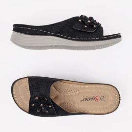 Zapatillas de mujer negra en una suela gruesa negro 4