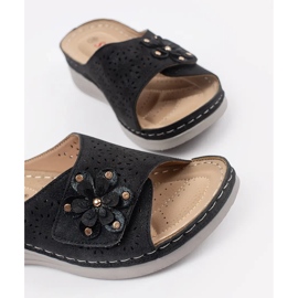 Zapatillas de mujer negra en una suela gruesa negro 5