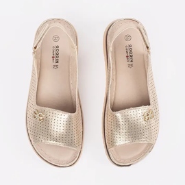 Goodin Sandalias de oro suaves con un adorno dorado 3